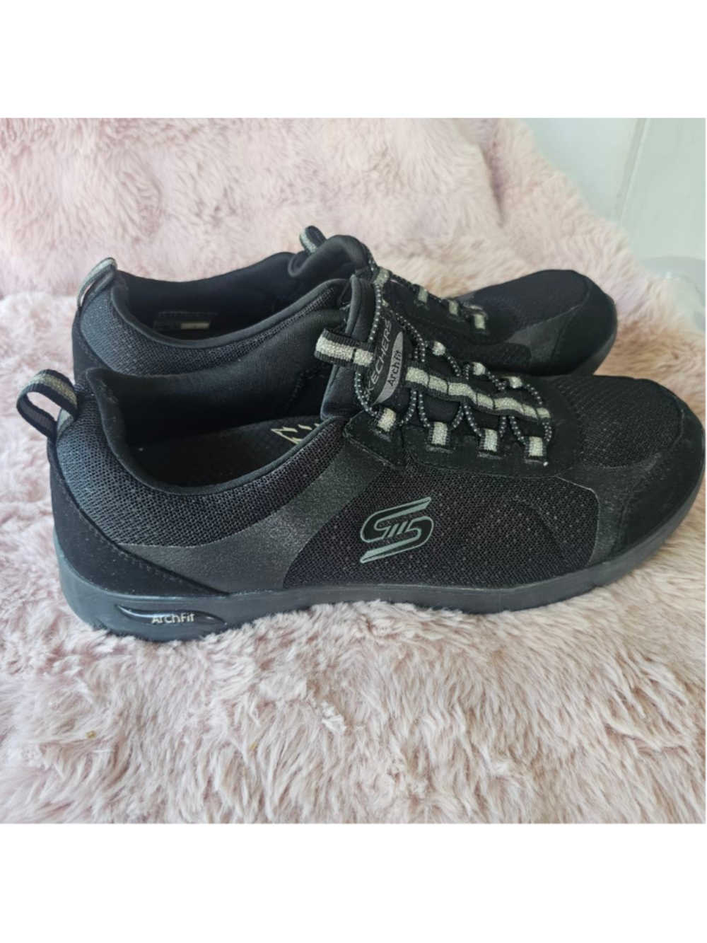 Skechers Arch Fit - Comfy Wave (Black/Silver)Skechers Arch Fit - Comfy Wave (Bla